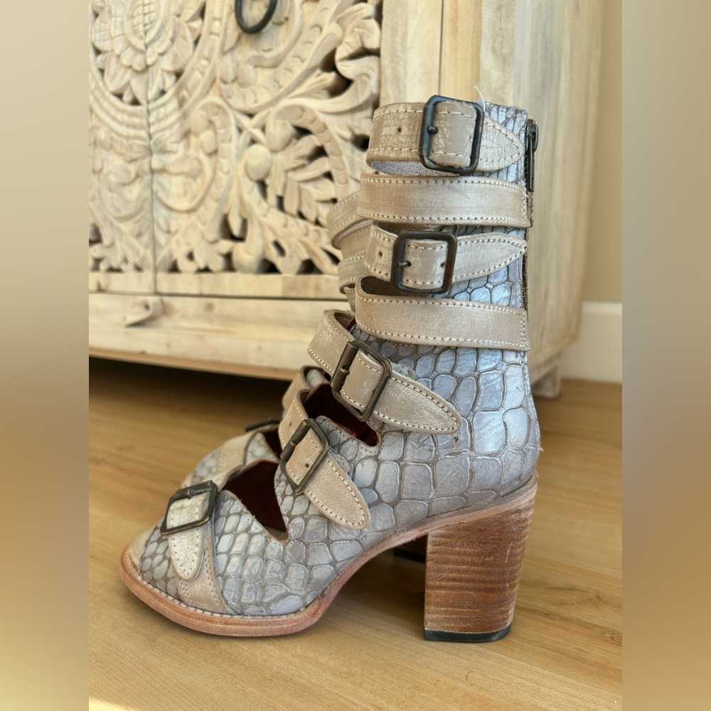 FREEBIRD Bond Taupe Croco